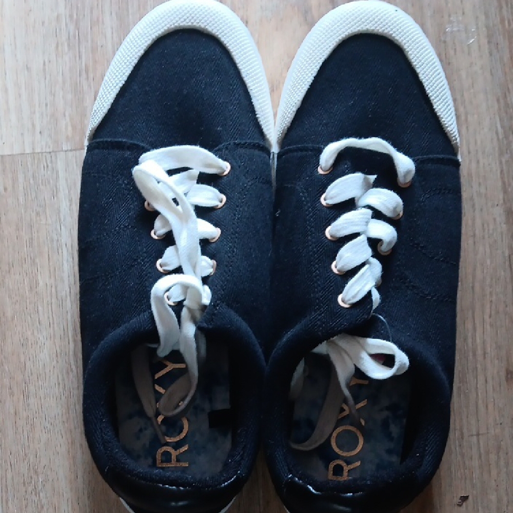 Roxy Black and White Sneakers